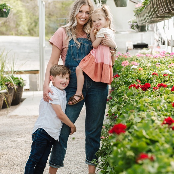 Meet your Posher, Amanda - Picture 8 of 9